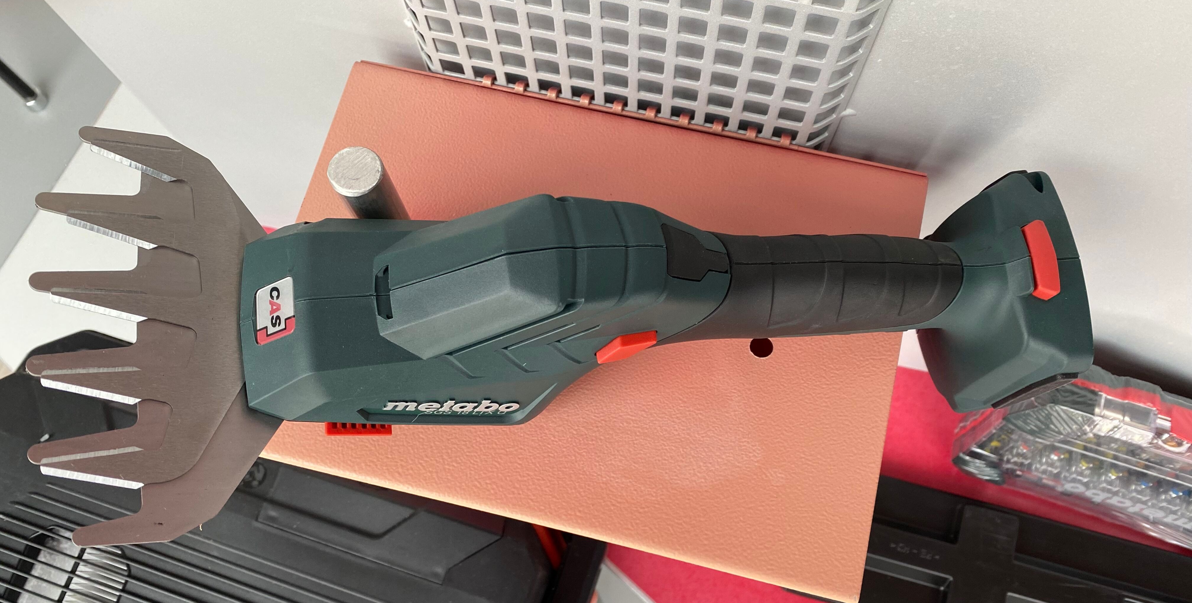 Metabo Akku-Strauch-und Grasschere SGS 18 LTX Q - Ausstellungsartikel
